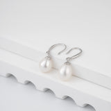 Load image into Gallery viewer, OAHLAN Women&#39;s Rhodium Plated S925 Sterling Silver Freshwater Pearl Drop Earrings Fine Jewelry for Wedding Anniversary Gifts